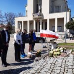 Przedstawiciele RSU złożyli kwiaty przed pomnikiem św. Maksymiliana Kolbego w Niepokalanowie