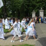 „Fishmob 2021 - Szymanów tańczy dla Jana Pawła II”.
