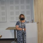 Joanna Szymańska kierownik referatu mienia iśrodowiska przedstawiła projekt uchwały dotyczący nadania nazwy ulicy Szafirowej w Granicach