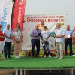Wójt Marek Olechowski i dyrektor wyścigu Marcin Wasiołek podziękowali wszystkim zangażowanym w organizację 1. etapu