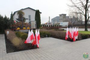 Skwer Niepodległości, gdzie usytuwany jest pomnik, to szczególne miejsce w historii Teresina.