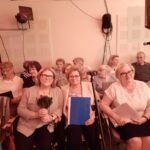 Koncert z okazji Dnia Matki w wykonaniu seniorów z klubu Radosna Jesień