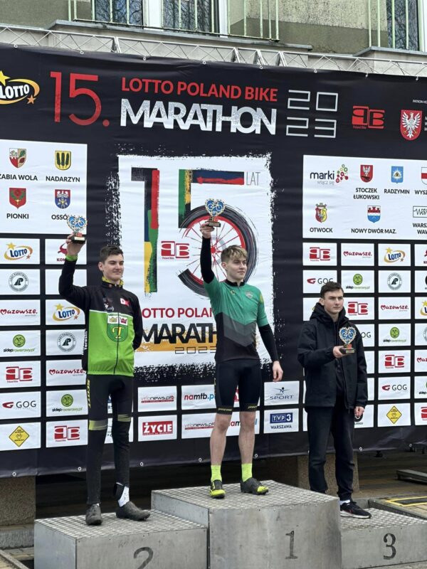 Dawid Mańkowski na drugim stopniu podium
